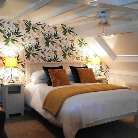White Linen Whitby, Room Only Eksteriør billede